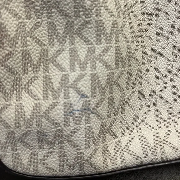 Michael Kors Tan and Cream Crossbody Bag - Picture 12 of 13